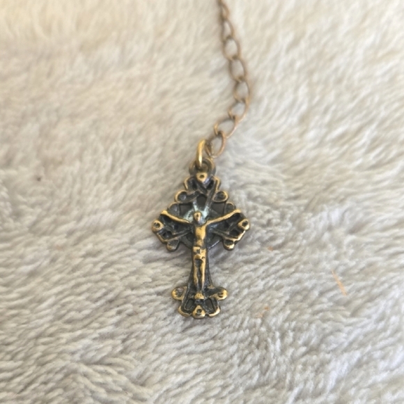 #568 Vintage Beaded Bracelet with Cross Charm - Picture 2 of 3